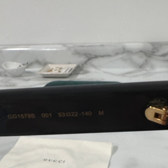 Gucci Black Oval Women's Sunglasses - Picture 5 of 9